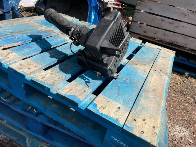 bontott NISSAN QASHQAI Légszűrő Ház