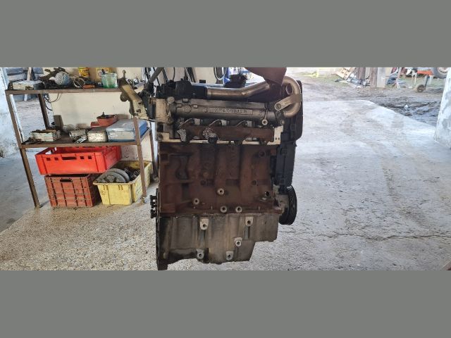 bontott NISSAN QASHQAI Motor (Fűzött blokk hengerfejjel)