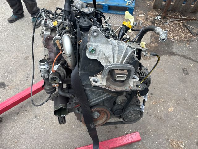bontott NISSAN QASHQAI Motor (Fűzött blokk hengerfejjel)