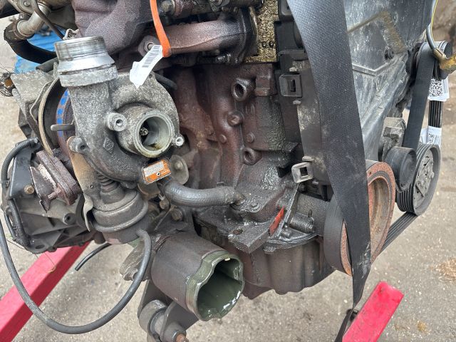 bontott NISSAN QASHQAI Motor (Fűzött blokk hengerfejjel)