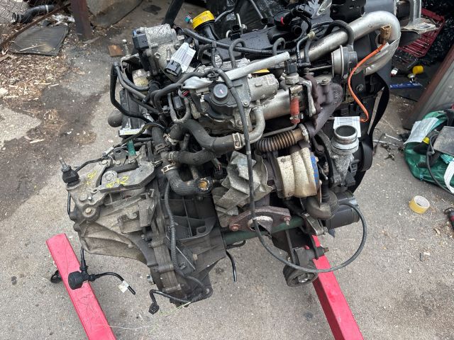 bontott NISSAN QASHQAI Motor (Fűzött blokk hengerfejjel)