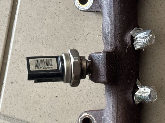 bontott NISSAN QASHQAI Nagynyomású Üzemanyag Gyűjtőcső