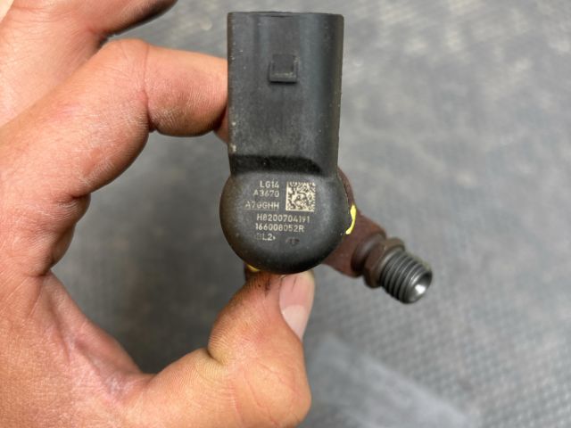 bontott NISSAN QASHQAI Porlasztó (1 db)