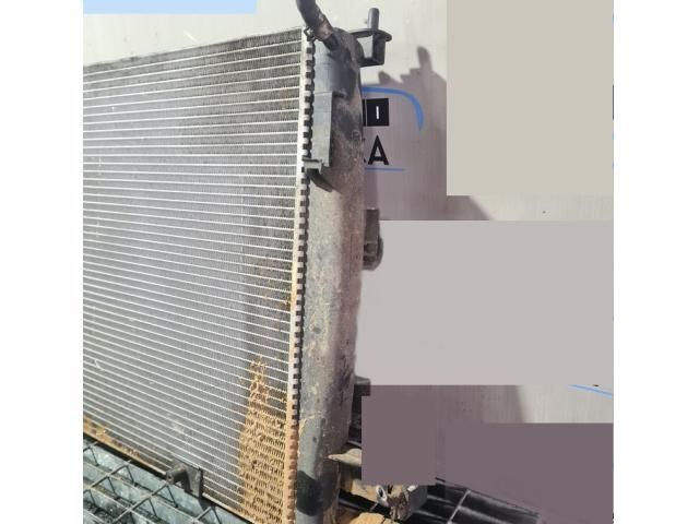 bontott NISSAN QASHQAI Vízhűtő Radiátor (Klímás)