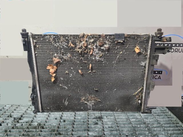 bontott NISSAN QASHQAI Vízhűtő Radiátor (Klímás)