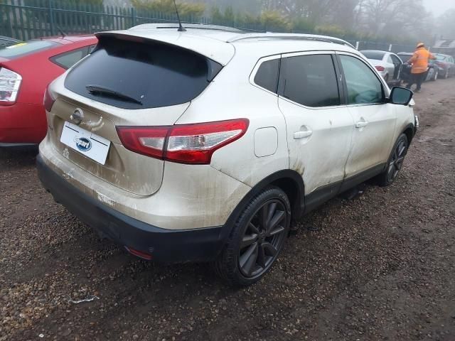 bontott NISSAN QASHQAI Bal hátsó Rugó