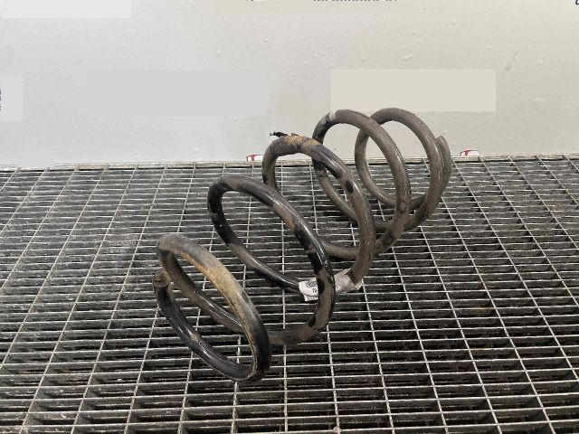 bontott NISSAN QASHQAI Első Rugó