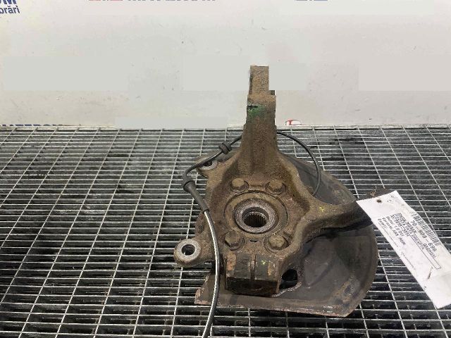 bontott NISSAN QASHQAI Jobb első Csonkállvány