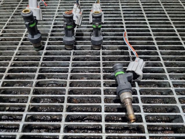 bontott NISSAN QASHQAI Porlasztó (1 db)