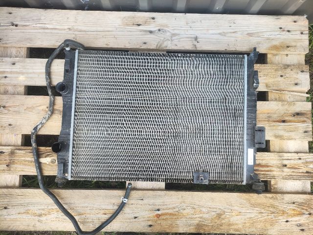 bontott NISSAN QASHQAI Vízhűtő Radiátor (Klímás)