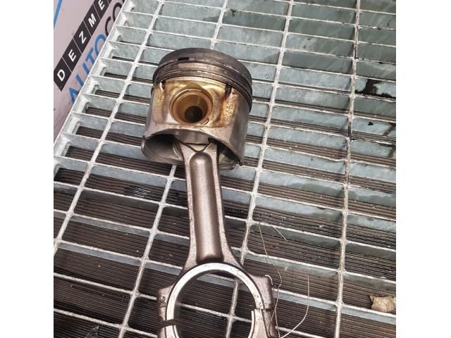 bontott NISSAN QASHQAI Dugattyú