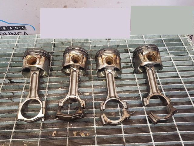 bontott NISSAN QASHQAI Dugattyú