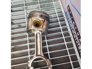 bontott NISSAN QASHQAI Dugattyú