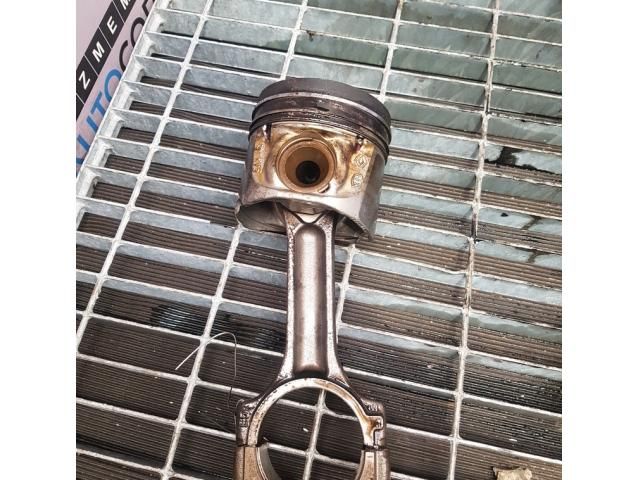 bontott NISSAN QASHQAI Dugattyú