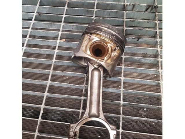 bontott NISSAN QASHQAI Dugattyú