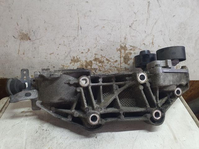 bontott NISSAN QASHQAI Generátor Tartó Bak