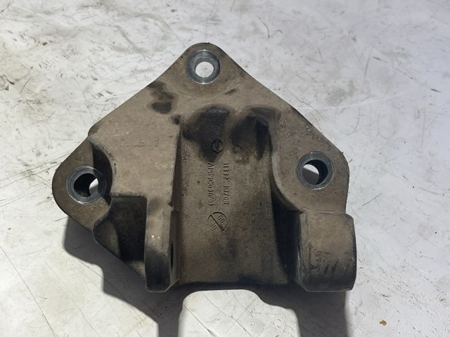 bontott NISSAN QASHQAI Motor Tartó Bak (Pozíciófüggetlen)