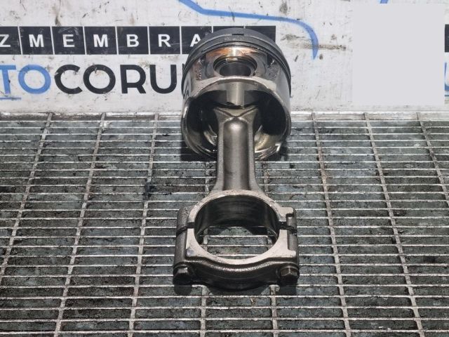 bontott NISSAN QASHQAI Dugattyú