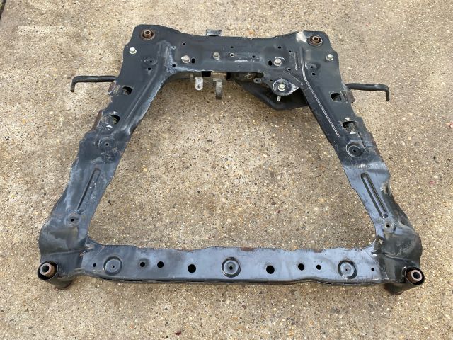 bontott NISSAN QASHQAI Első Bölcső