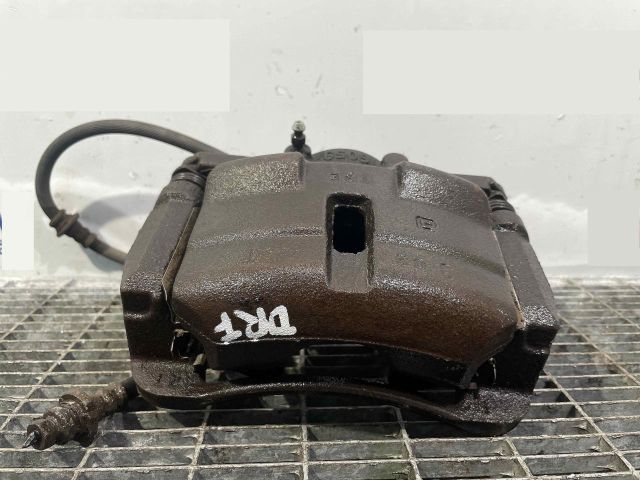 bontott NISSAN QASHQAI Jobb első Féknyereg Munkahengerrel