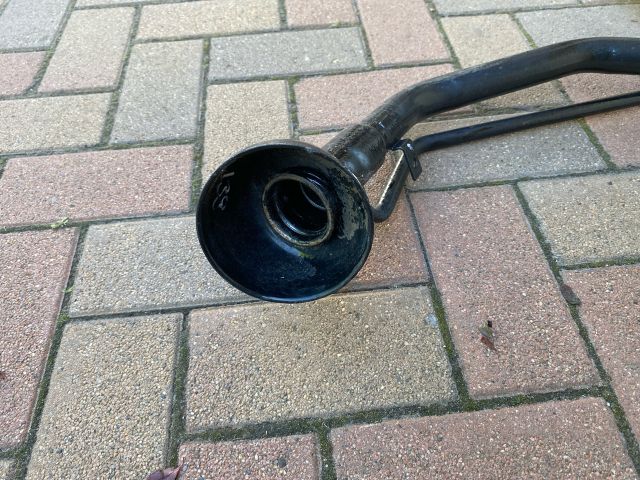 bontott NISSAN QASHQAI Tankbetöltő Cső (Fém)