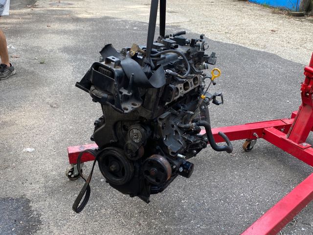 bontott NISSAN QASHQAI Motor (Fűzött blokk hengerfejjel)