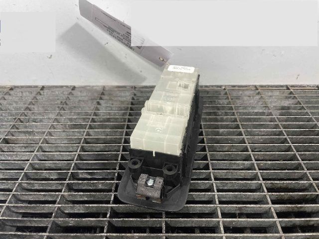 bontott NISSAN QASHQAI Ablakemelő Kapcsoló Négyes / Kettes