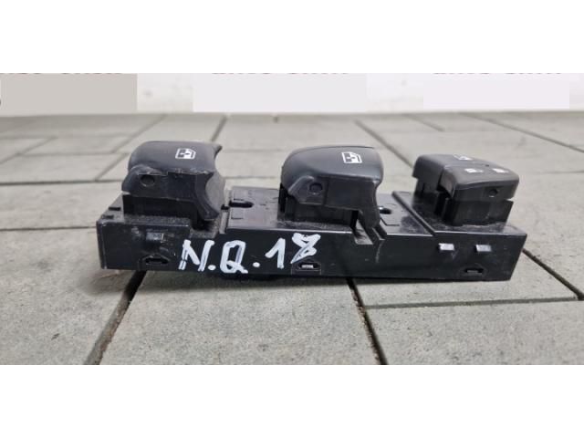 bontott NISSAN QASHQAI Ablakemelő Kapcsoló Négyes / Kettes