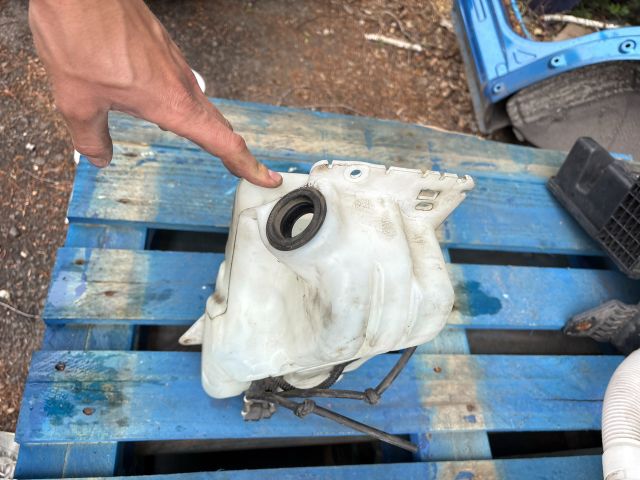 bontott NISSAN QASHQAI Ablakmosó Tartály