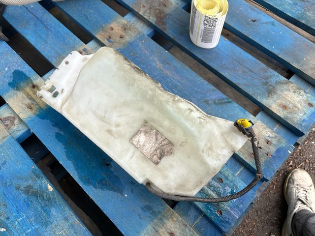 bontott NISSAN QASHQAI Ablakmosó Tartály