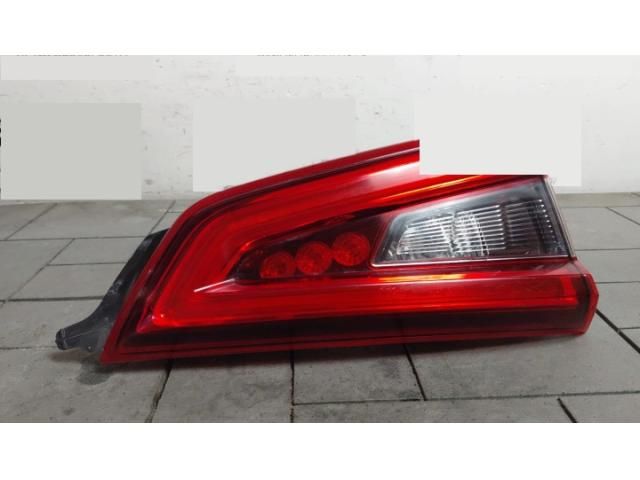 bontott NISSAN QASHQAI Bal Belső Hátsó Lámpa