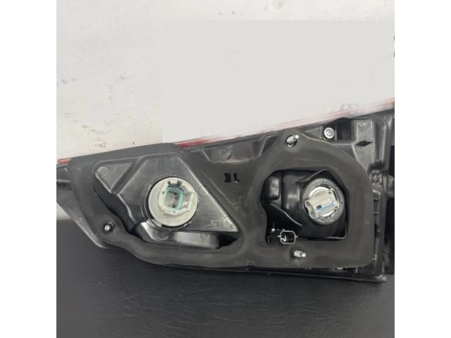 bontott NISSAN QASHQAI Bal Belső Hátsó Lámpa