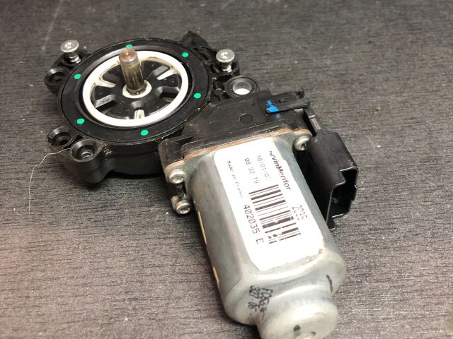 bontott NISSAN QASHQAI Bal első Ablakemelő Motor