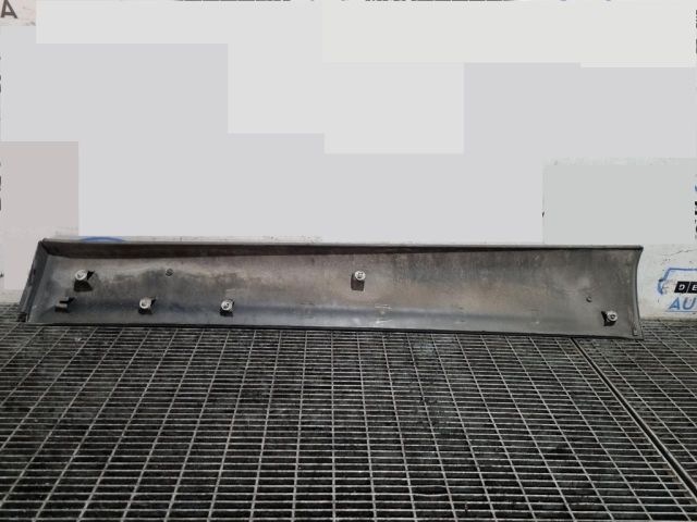 bontott NISSAN QASHQAI Bal első Ajtó Díszléc