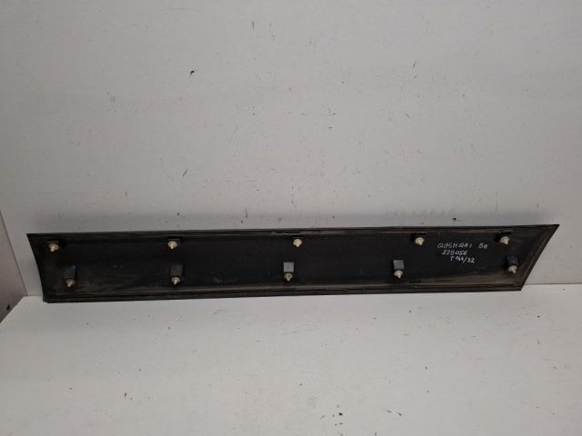 bontott NISSAN QASHQAI Bal első Ajtó Díszléc