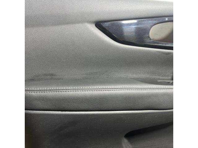 bontott NISSAN QASHQAI Bal első Ajtó Kárpit