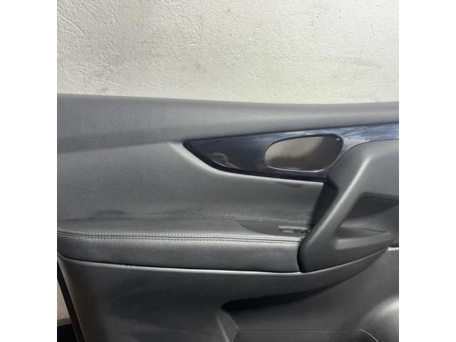 bontott NISSAN QASHQAI Bal első Ajtó Kárpit
