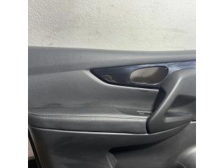 bontott NISSAN QASHQAI Bal első Ajtó Kárpit