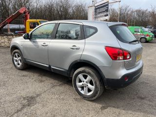 bontott NISSAN QASHQAI Bal első Ajtó (Részeivel)