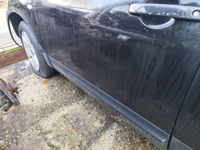 bontott NISSAN QASHQAI Bal első Ajtó (Üres lemez)