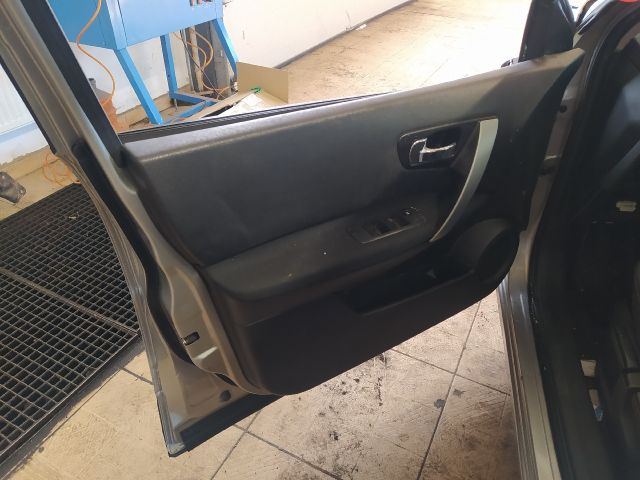bontott NISSAN QASHQAI Bal első Belső Küszöb Burkolat