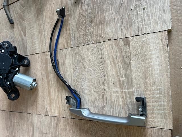 bontott NISSAN QASHQAI Bal első Külső Kilincs