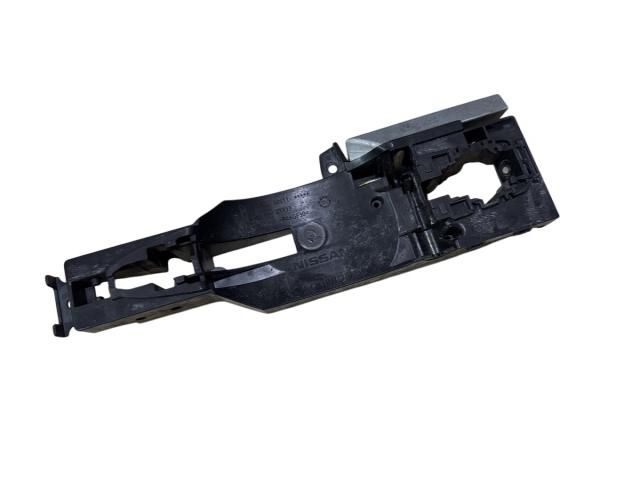 bontott NISSAN QASHQAI Bal első Külső Kilincsfészek