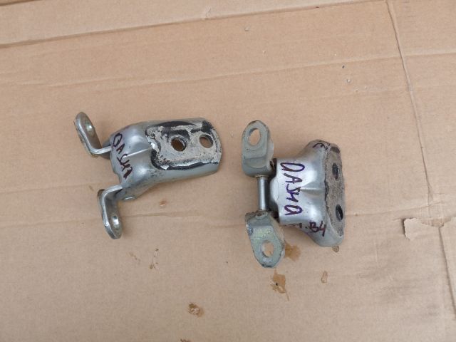 bontott NISSAN QASHQAI Bal első Zsanér