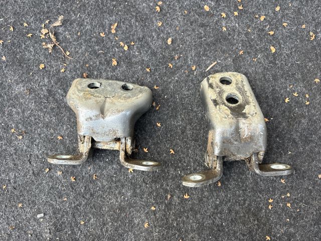 bontott NISSAN QASHQAI Bal első Zsanér