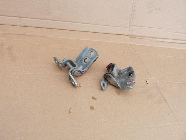 bontott NISSAN QASHQAI Bal első Zsanér