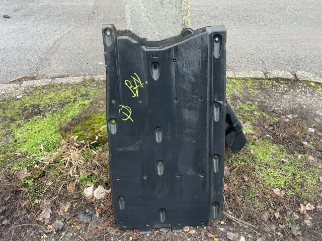 bontott NISSAN QASHQAI Bal Fenéklemez