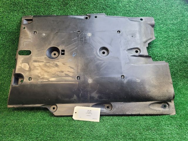 bontott NISSAN QASHQAI Bal Fenéklemez