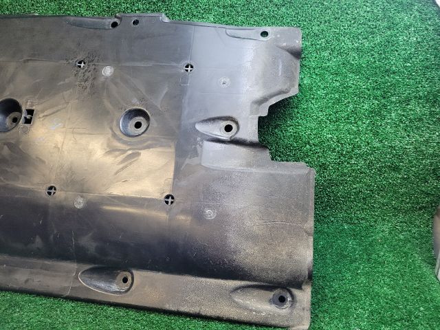 bontott NISSAN QASHQAI Bal Fenéklemez