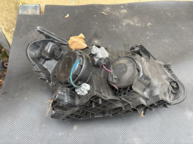 bontott NISSAN QASHQAI Bal Fényszóró